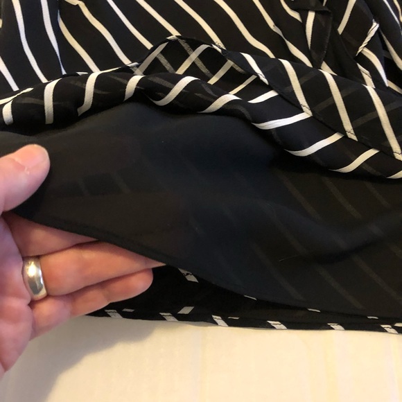 JONES NEW YORK Crossover Top, Black & White Striped, Women’s Size Large - Picture 3 of 7